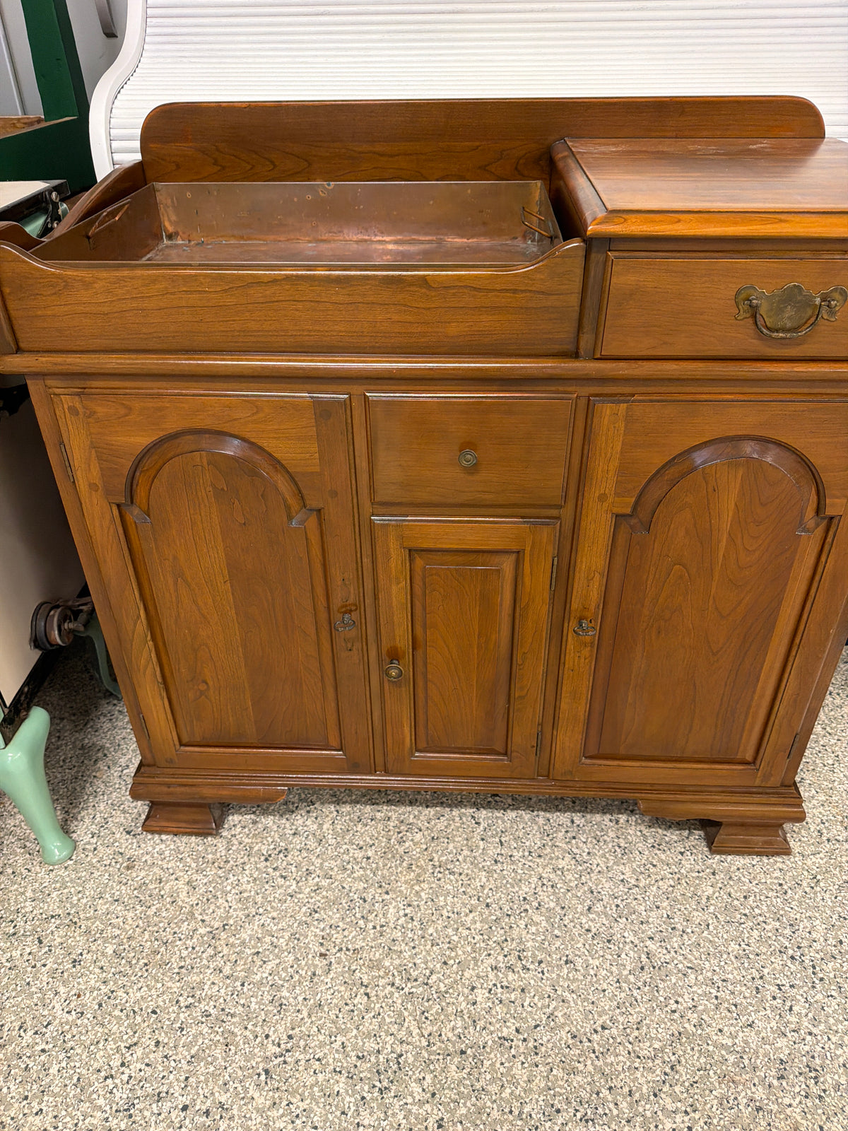 Dry sink with copper inlay. Late 19th century.