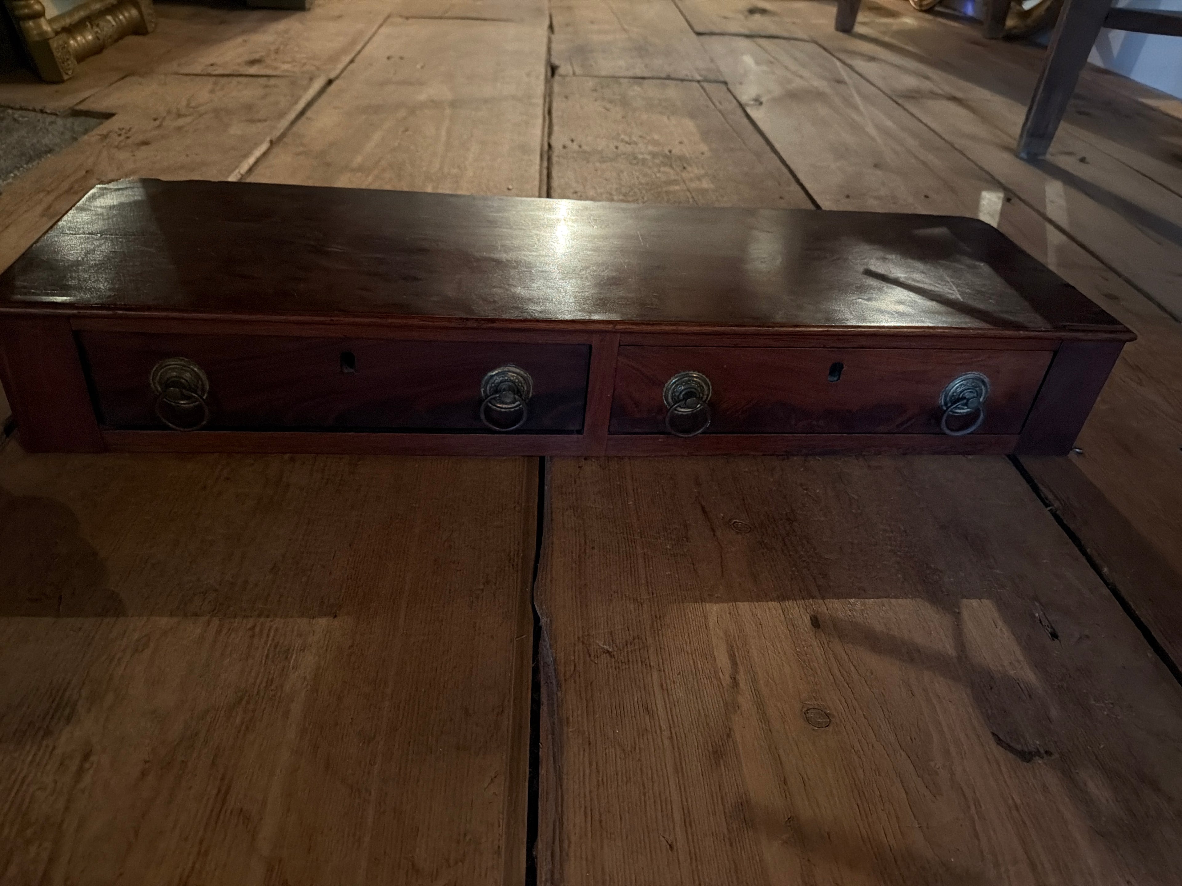 Mahogany late Georgian federal table top box. C 1790-1820