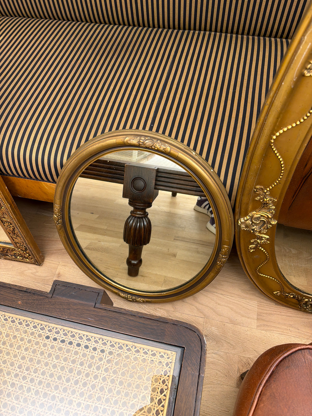 Oval mirror