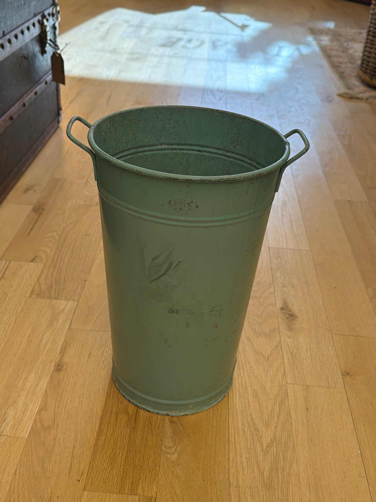 Green galvanized steel florist bucket