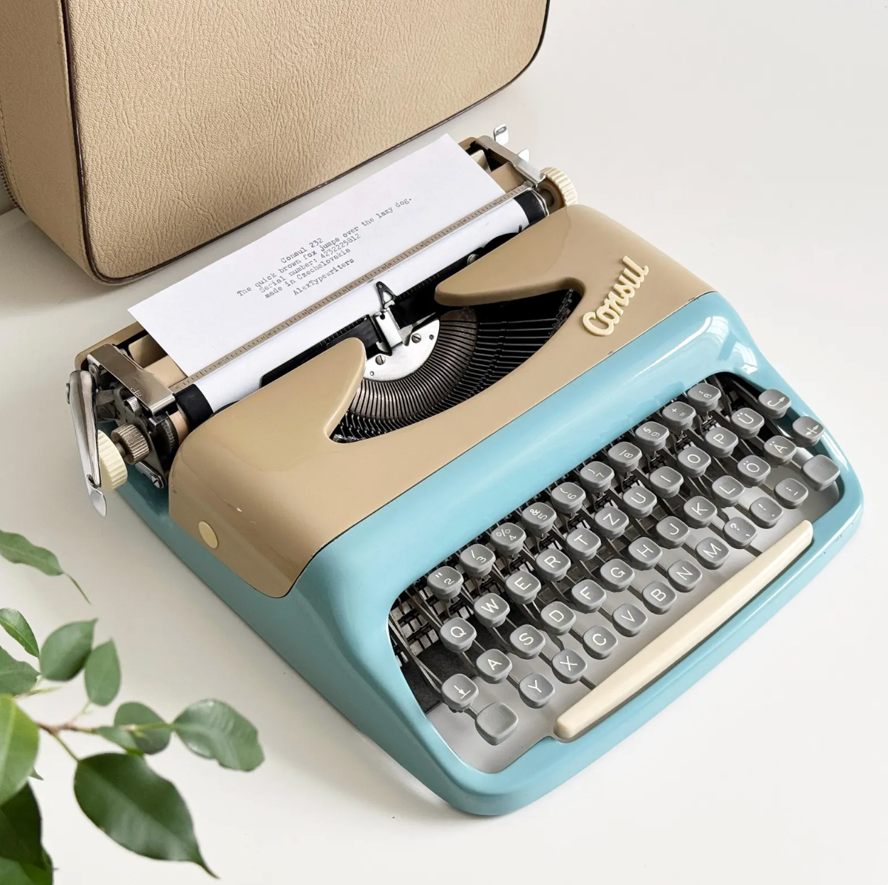 Consul 232 Vintage Typewritter
